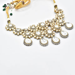 Amita Polki Floral Necklace Set - The Pashm