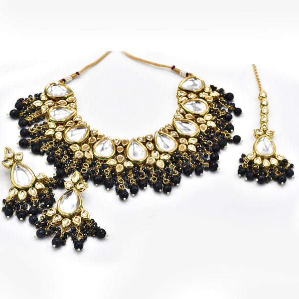 Nita Black Beads Kundan Necklace - The Pashm