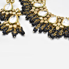 Nita Black Beads Kundan Necklace - The Pashm