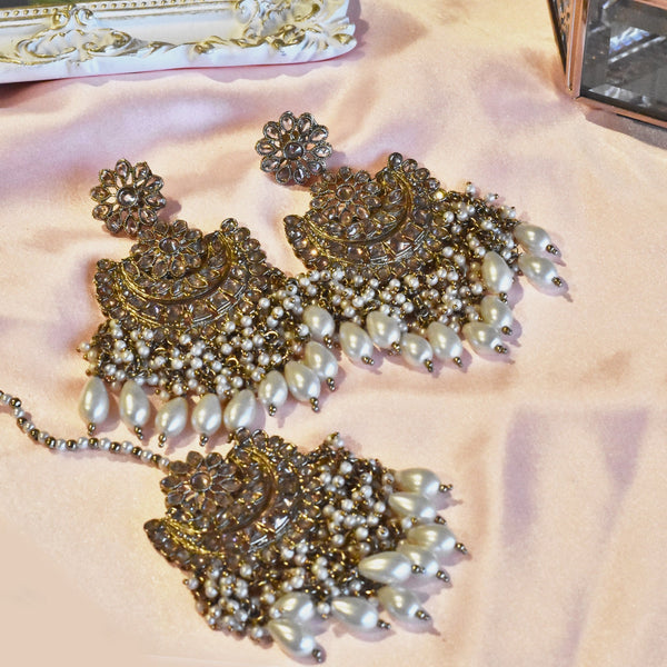 Sahi Jarkan Flower Tassel Earrings Pearl - The Pashm