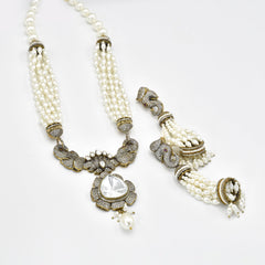 Ipsa Pearl Antique Studded Necklace Set - The Pashm
