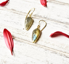 Labradorite Inverted Teardrop Earrings - The Pashm