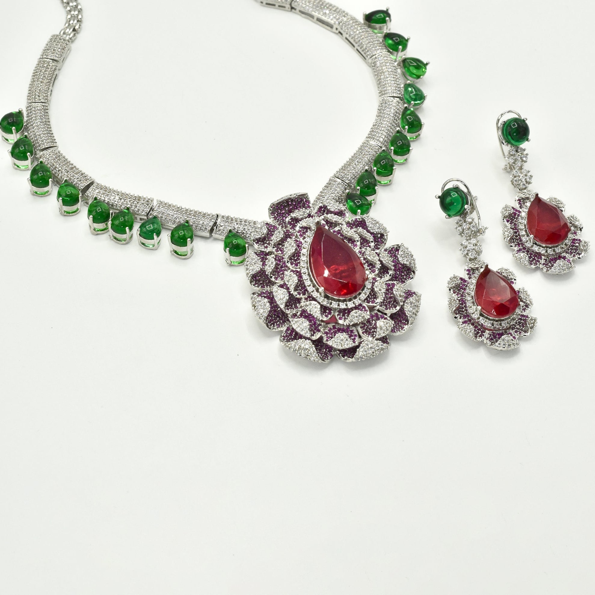 Vanya Flower Studded Necklace - The Pashm