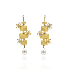 Laiba Crystal Flower Earrings - The Pashm