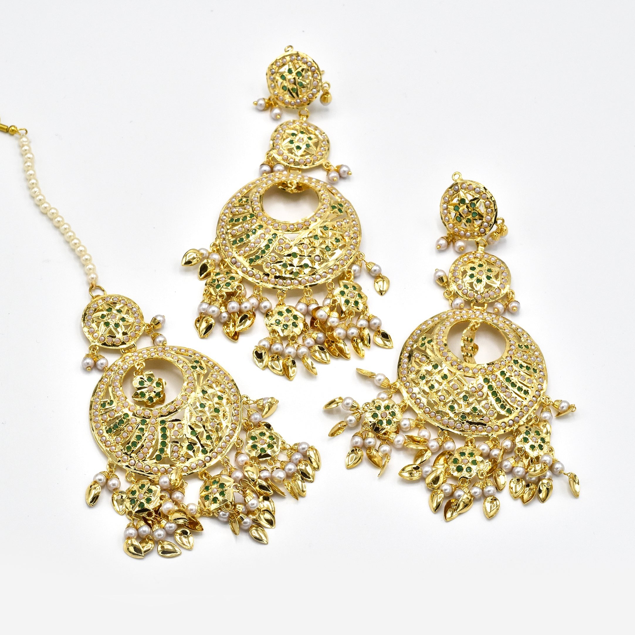 Naamia Jadau Earrings Tikka Set Green - The Pashm