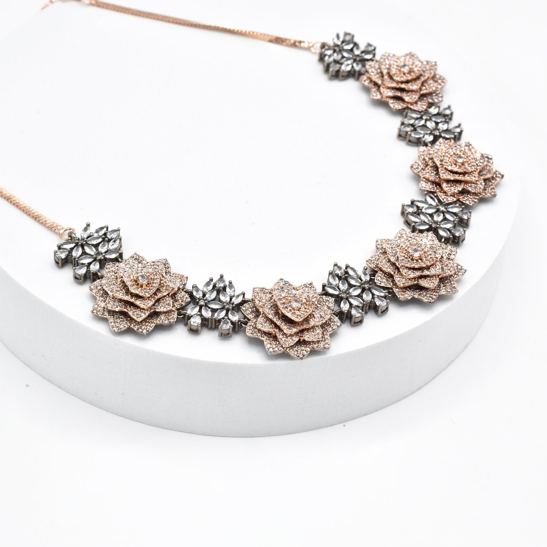 Arsheen AD Two Tone Flower Necklace Set - The Pashm