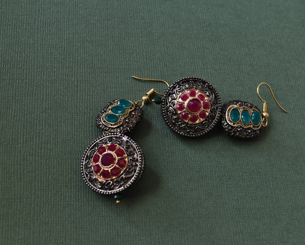 Antique Multicolor Stones Encrusted Choker Set - The Pashm
