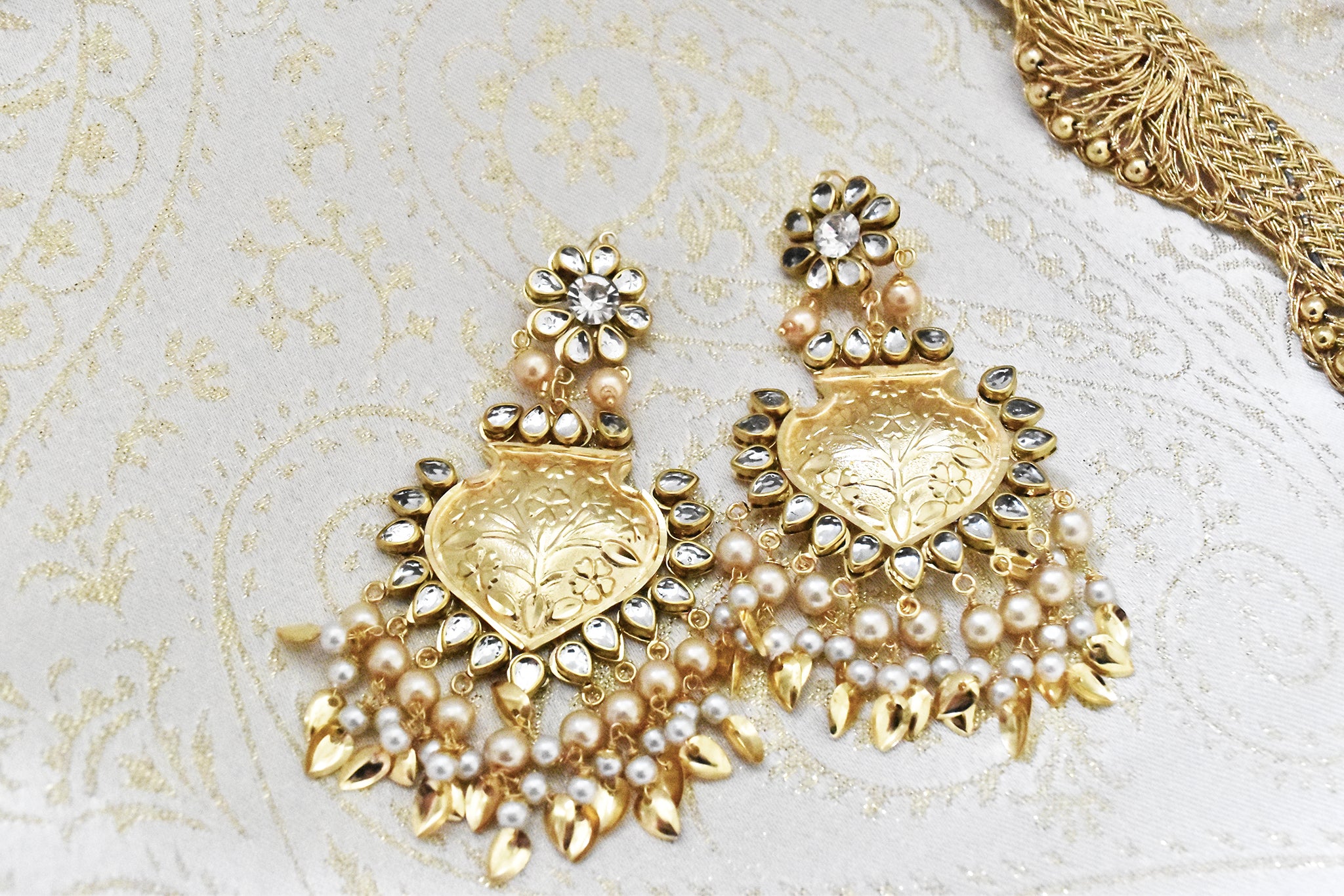 Nylaah Earrings and Tikka Set - The Pashm